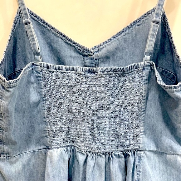 Gap light wash denim elastic smocked back babydoll tank mini dress women’s L - Picture 8 of 12